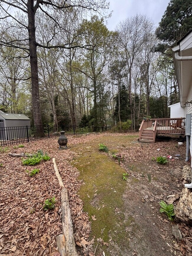 Building Photo - 20 Hollyfield Ln