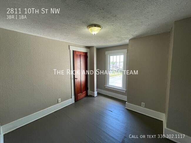 Building Photo - Three bedroom one bathroom home for rent