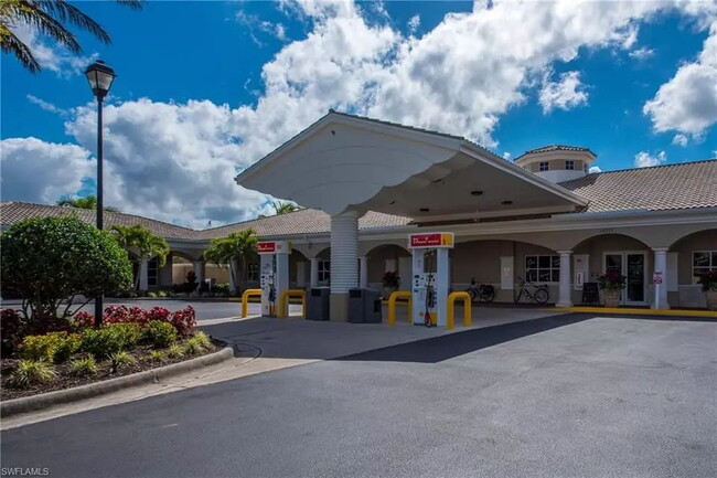 Building Photo - Elegant Furnished 3-Bedroom + Den Pool Home in VillageWalk of Bonita Springs – Available for Seas...