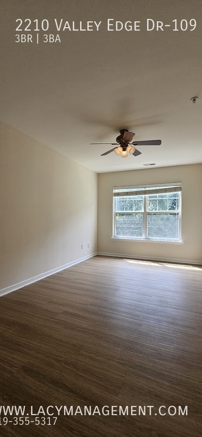 Building Photo - 2210 Valley Edge Dr