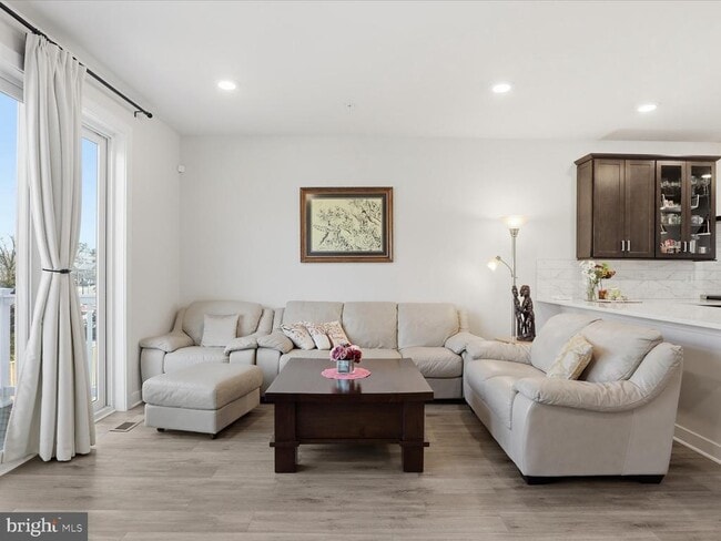 Building Photo - 3595 Aster St