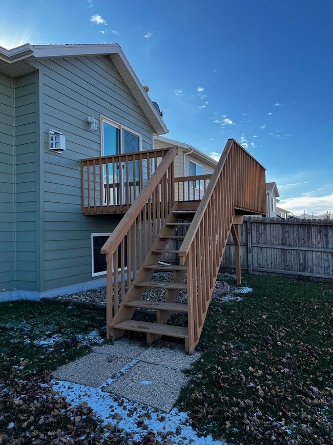 Building Photo - 3 Bed/2 Bath West Side Home!