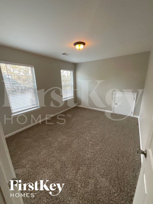 Building Photo - 2432 Wingfield Dr SW