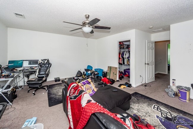 Building Photo - 5 Bedroom 3 Bath Home in Moss Grove Planta...
