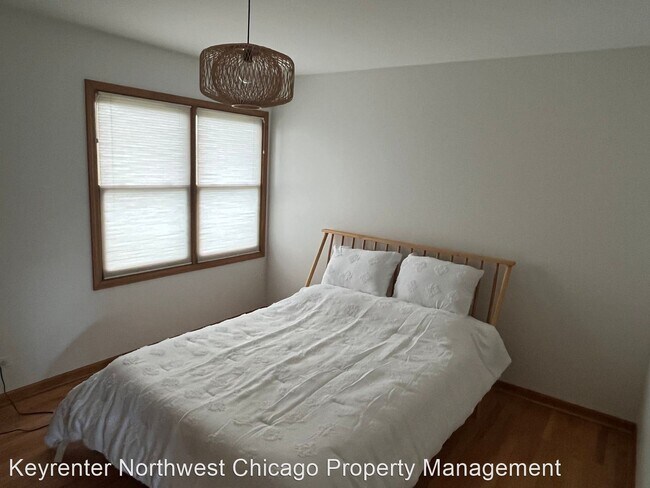 Building Photo - 5 br, 3.5 bath House - 7 W Sandstone Ct