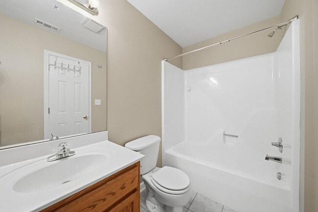 Building Photo - Hollar Duplex Conover