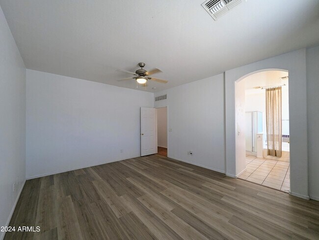Building Photo - 1530 E Branham Ln