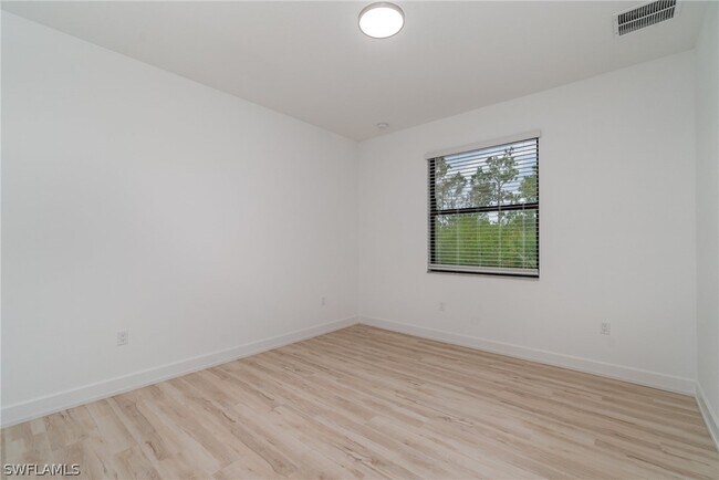 Building Photo - 12750 Woodbury Dr