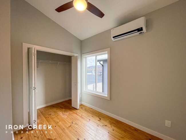 Building Photo - 79 E Cascade St