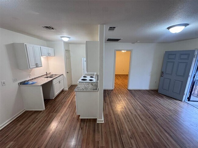 Building Photo - 8207 Sam Rayburn Dr