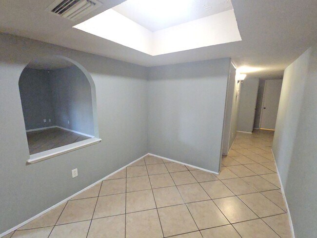 Building Photo - 3906 Postwood Dr