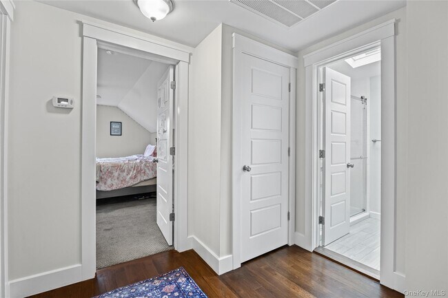 Building Photo - 25 E Shore Dr