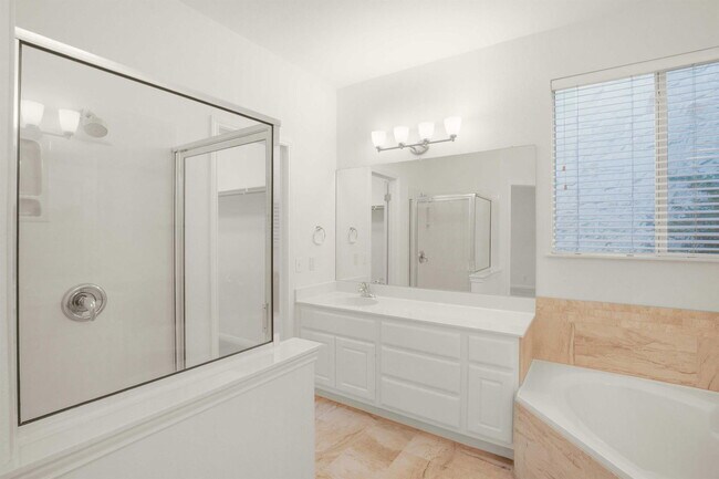 Building Photo - 2514 Crenshaw Dr