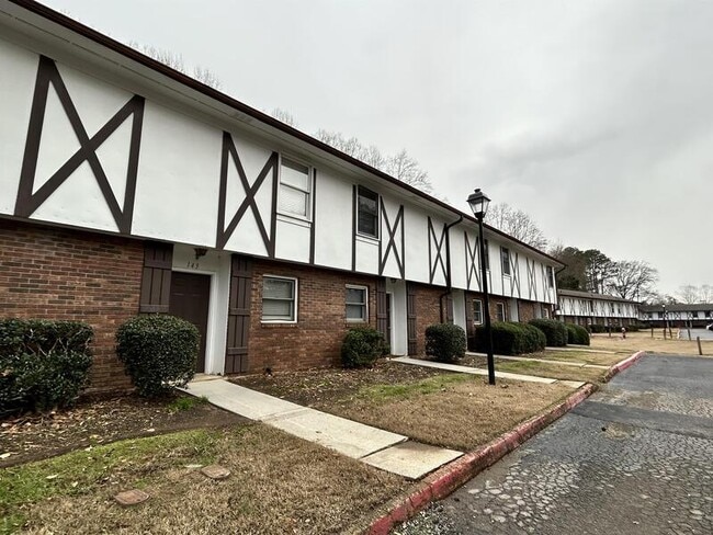 Building Photo - 1108 Tiger Blvd