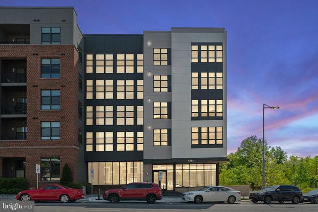 Primary Photo - 1761 Old Meadow Rd