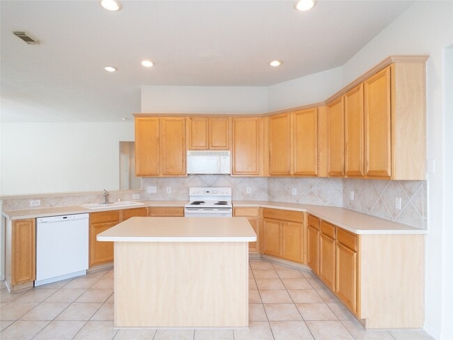 Building Photo - 2727 S Cedar Hollow Dr