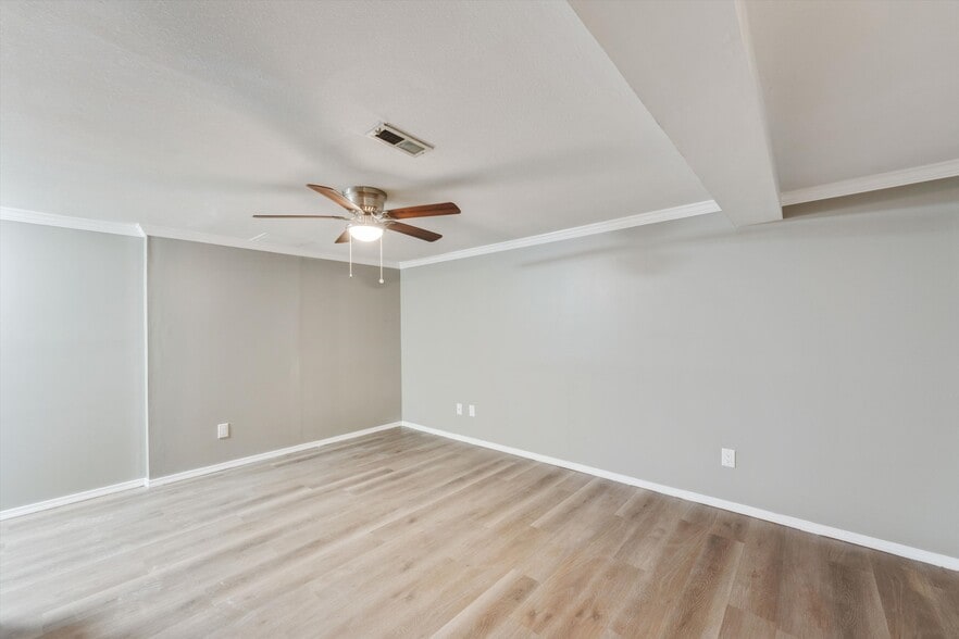 Building Photo - 4841 Stoneybrook Blvd