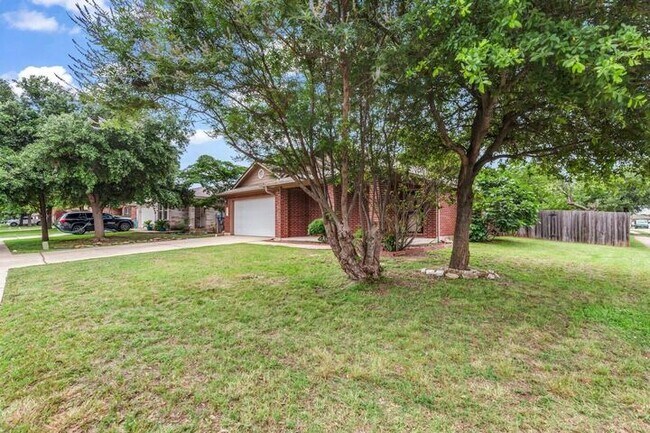 Building Photo - 609 Golden Gate Dr