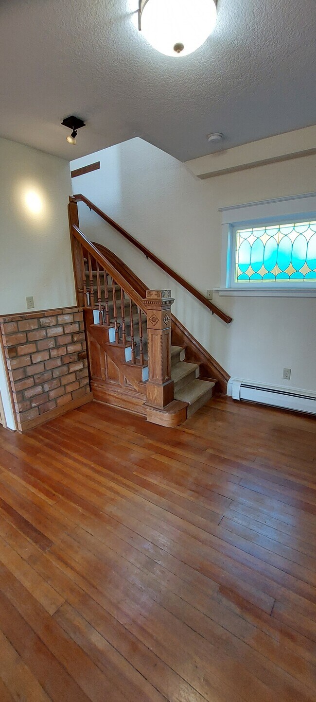 entry with staircase - 520 S 9th St