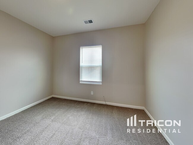 Building Photo - 44 Dorsey Wy