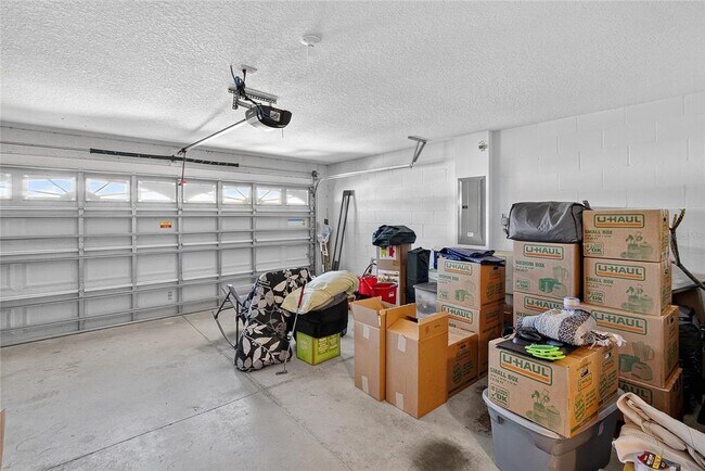 Building Photo - 2133 Geneva Dr