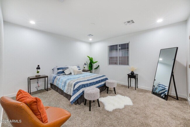 Building Photo - 341 S Mountain Rd