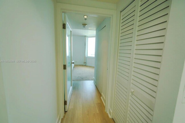 Building Photo - 325 S Biscayne Blvd