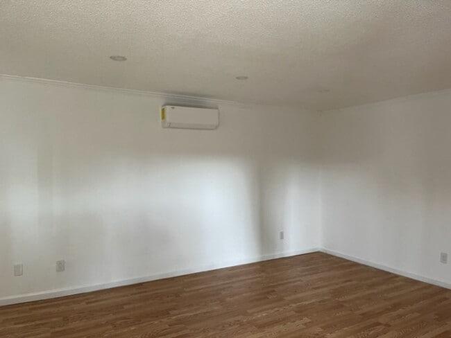 Building Photo - Downtown Tehachapi!!