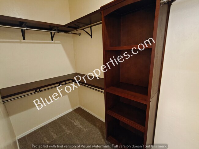 Building Photo - 6621 S De Concini Dr