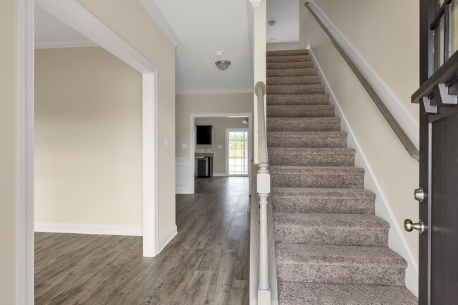 Building Photo - 463 Worsley Wy