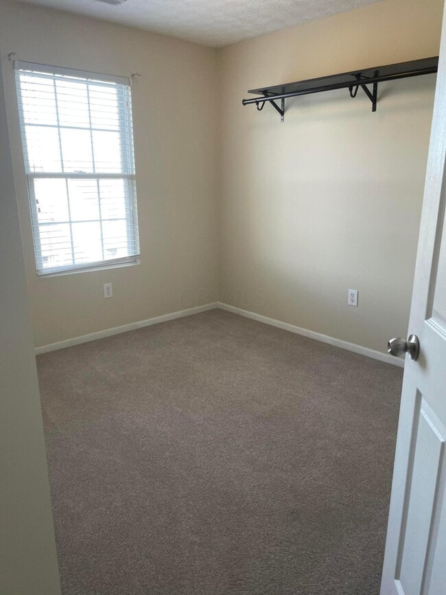 Building Photo - 5967 Canyon Creek Dr