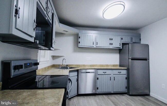 Building Photo - 412 Millwoof Dr