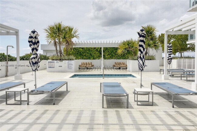 Building Photo - 4250 Biscayne Blvd