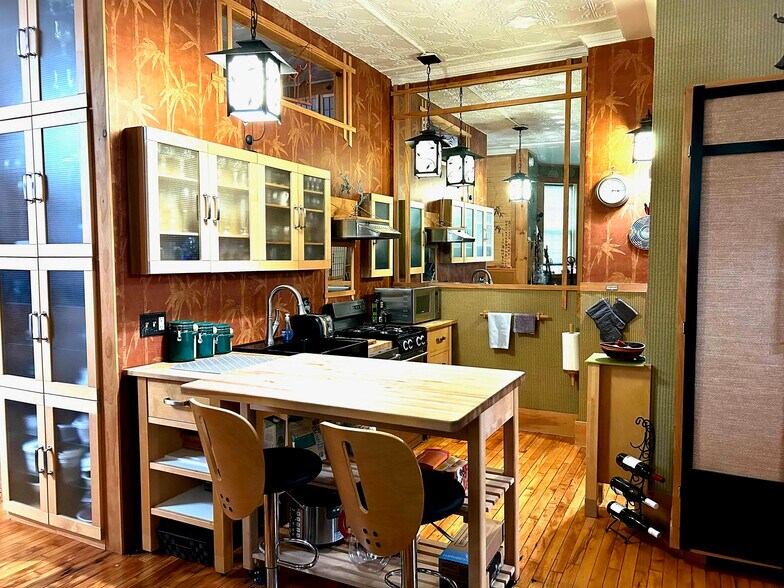 Kitchen - 241 Cumberland Ave