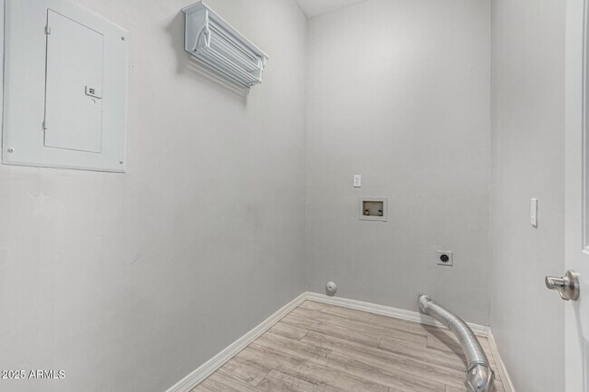 Building Photo - 16107 E Emerald Dr