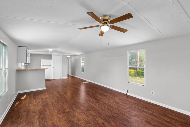 Building Photo - 107 Jodoc Dr