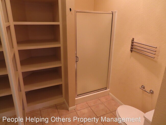 Building Photo - 2 br, 2 bath House - 2941 C Street #467