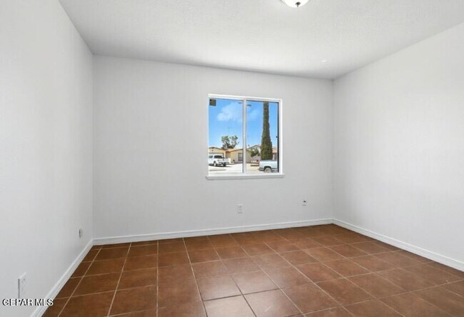 Building Photo - 2900 Roy Pace Dr