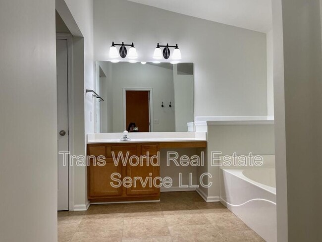 Building Photo - 2673 Winslow Ridge Dr NE