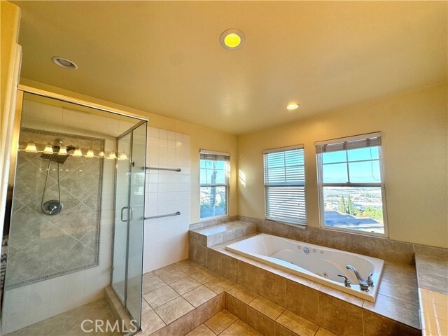 Building Photo - 2541 Hillcrest St