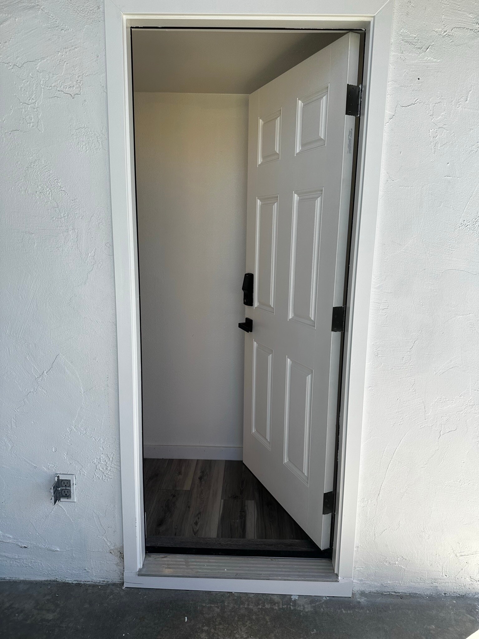 Building Photo - 517 Manzanita St