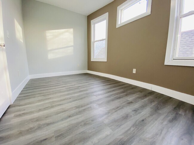 Building Photo - 791 S 15th St