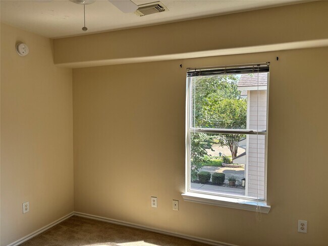 Building Photo - 25306 Calderstone Ct