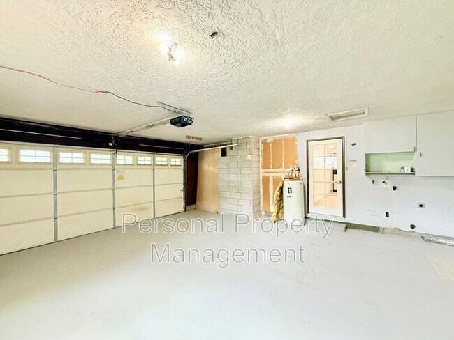 Building Photo - 5904 NE 109th St