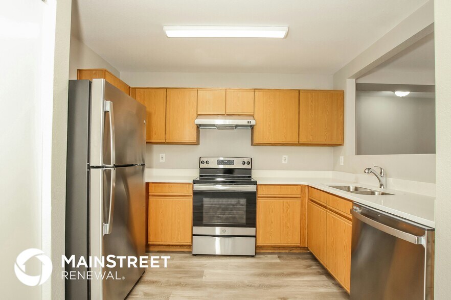 Building Photo - 12810 N 115th Ave