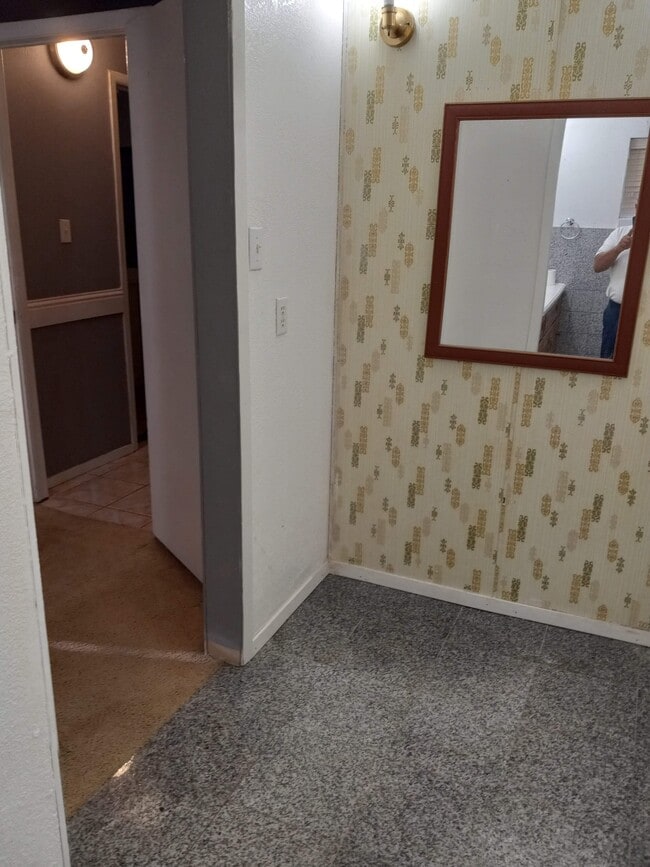 Building Photo - 16900 Wellborne Rd