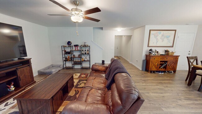 Building Photo - Pet Friendly 2023 Build in Convenient Location!
