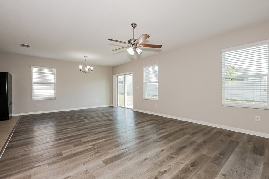 Building Photo - 36618 Goffaux Loop