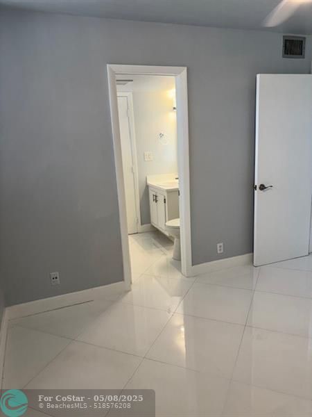 Building Photo - 1811 Sabal Palm Dr