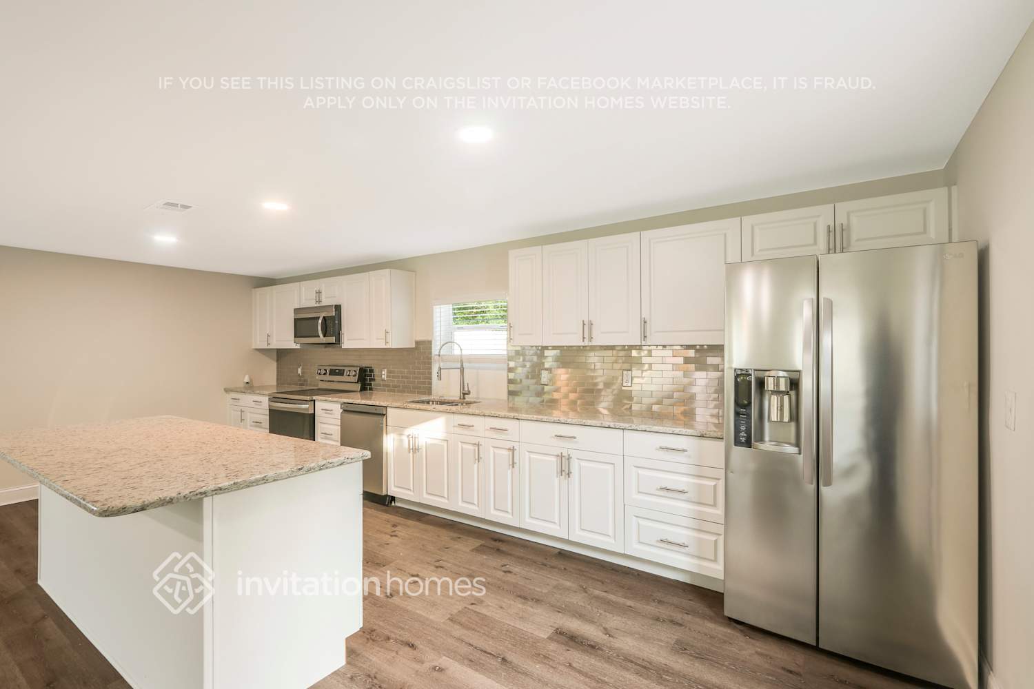 Building Photo - 4000 Marlin Dr SE